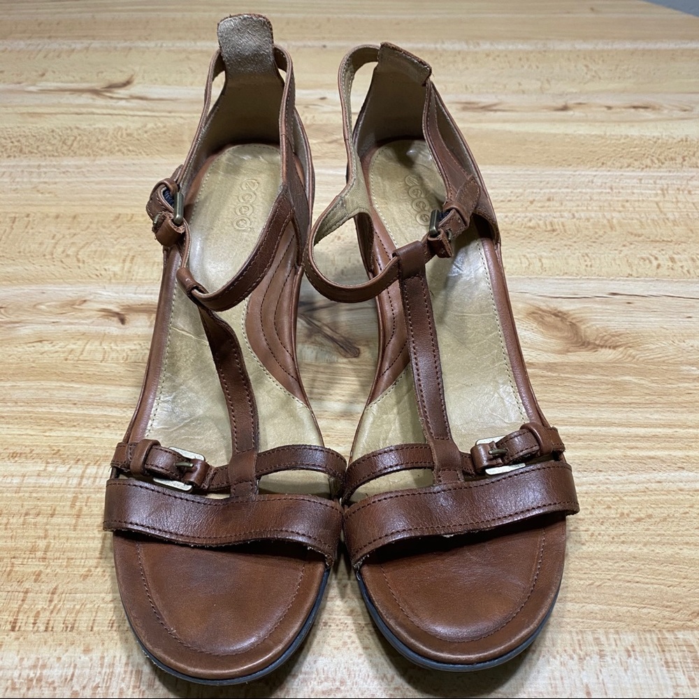 Ecco Women’s Sculptured 65 T Strap Sandal Size 42